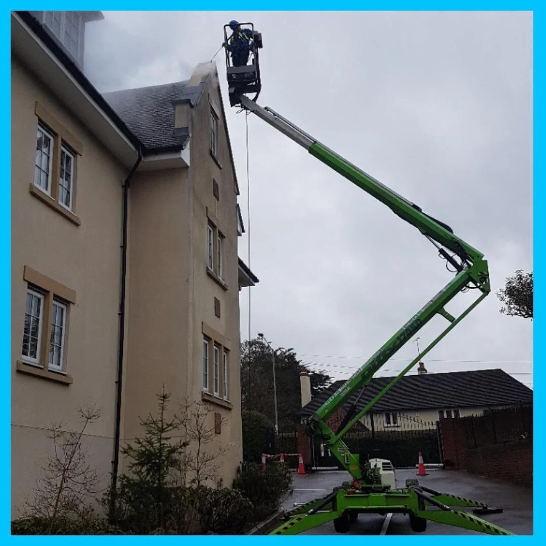 Exterior cleaning job
